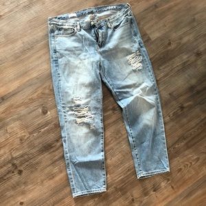 Gap Boyfriend distressed jean